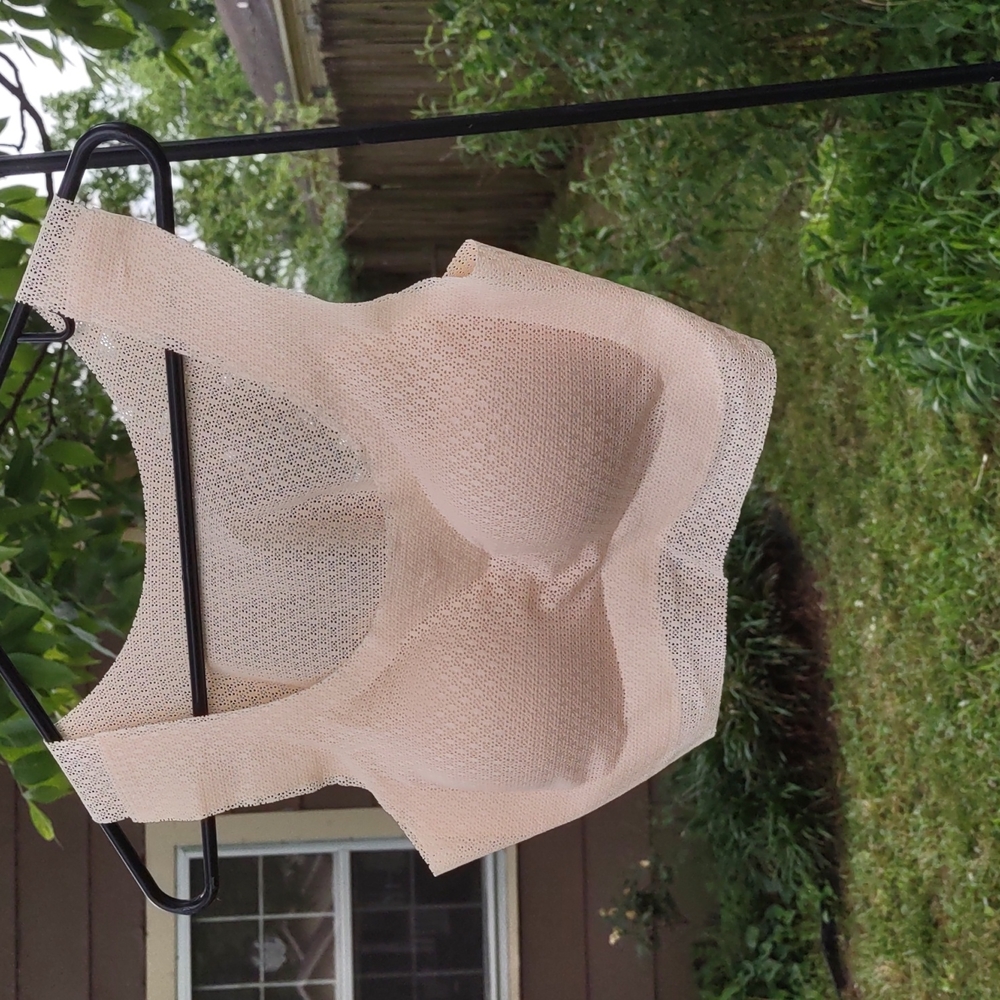 Peach sports bra size medium